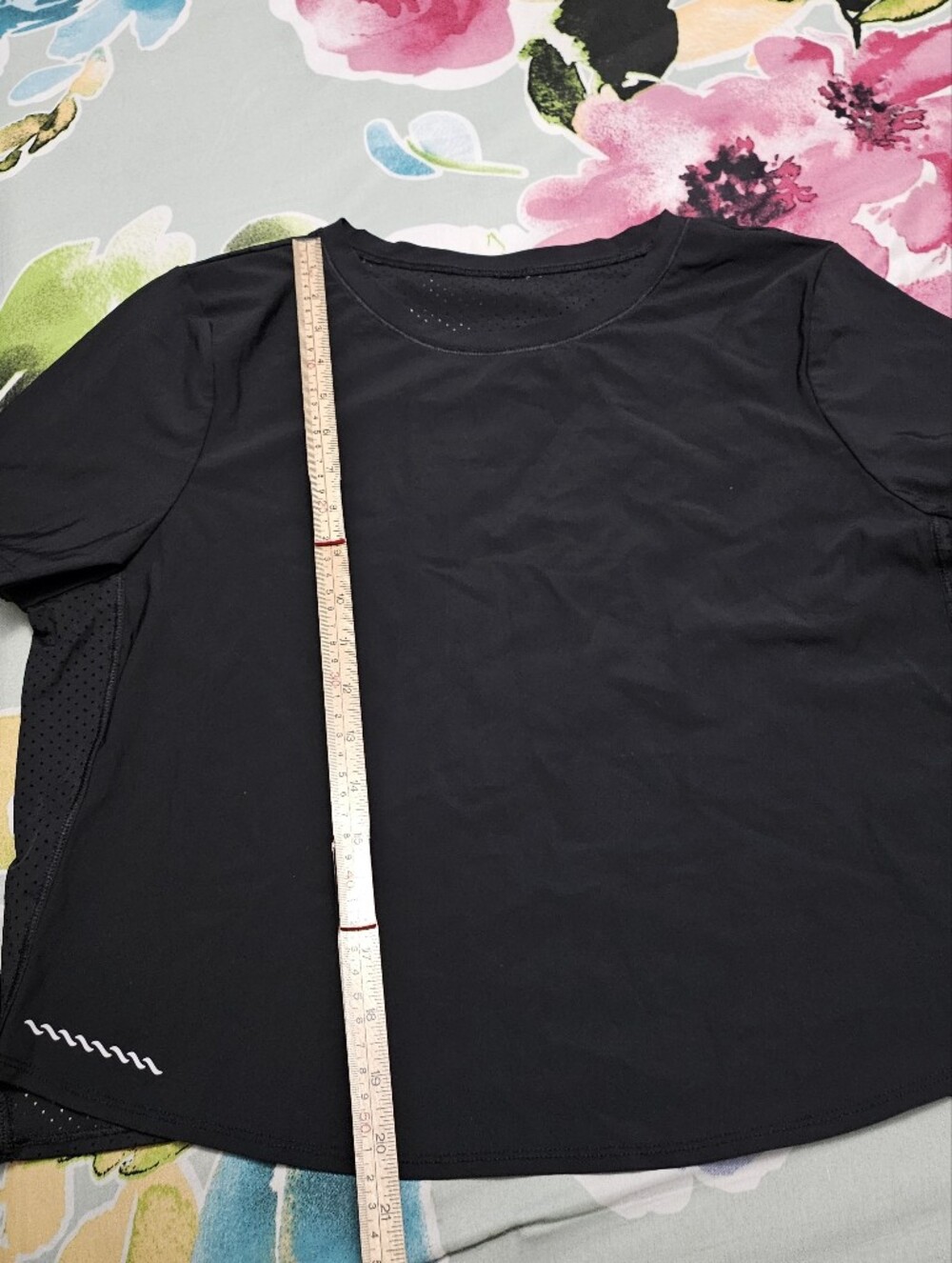 Fabletics Black Lightweight Performance Top - Picture 2 of 6